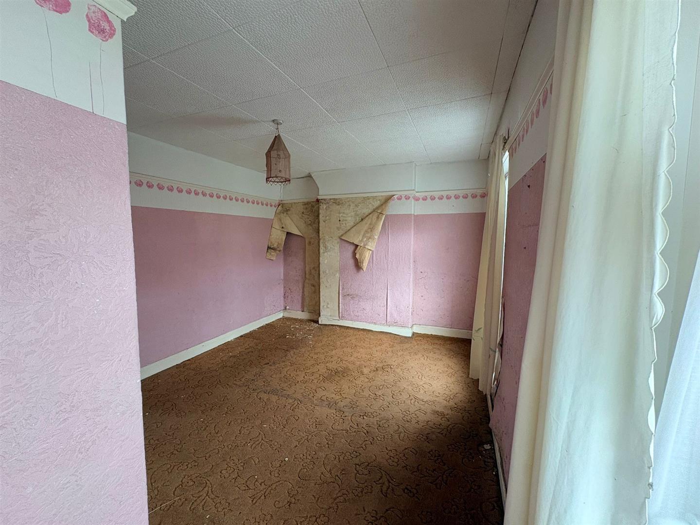 Lan Avenue, Morriston, Swansea, SA6 7AZ